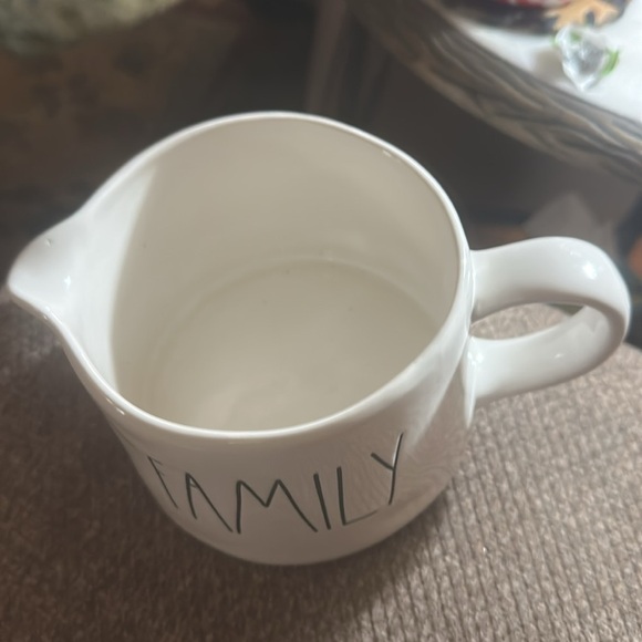 Rae Dunn family‎ gravy boat. - Picture 2 of 3